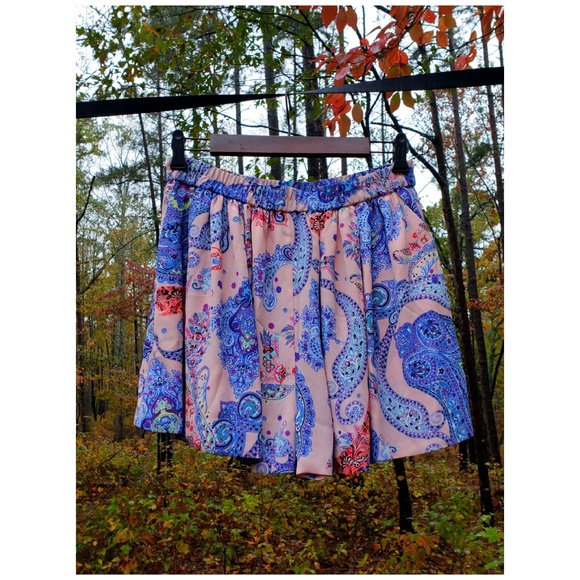 pastel paisley pleated shorts by ❤️EXPRESS💜 usM - Picture 6 of 7